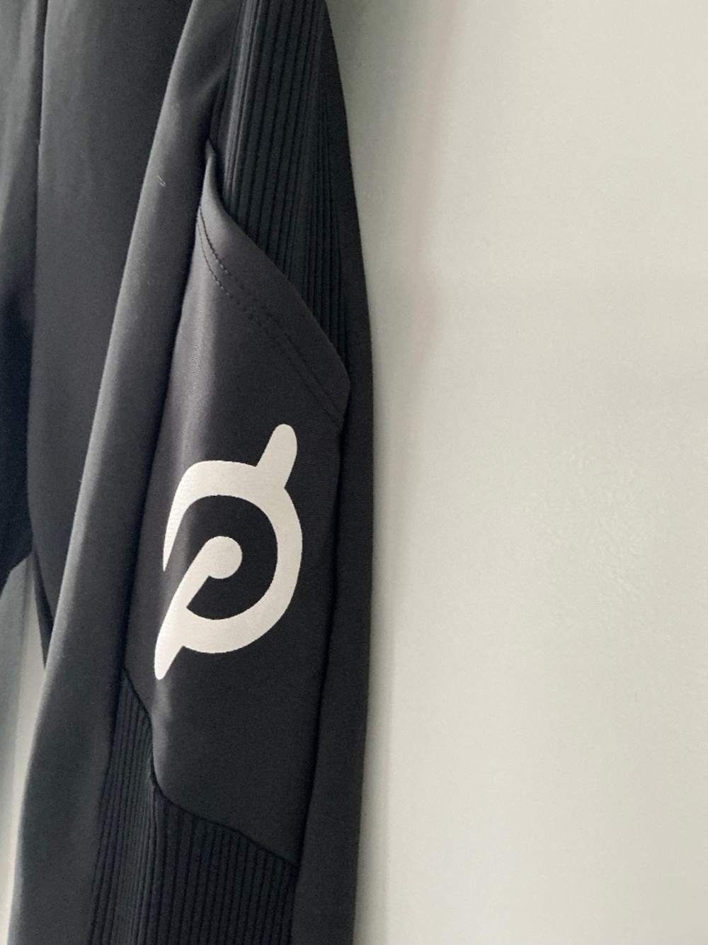 PELOTON LEGGINGS NEW. SIDE POCKETS